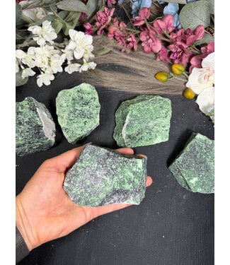Rough Ruby Zoisite Size 6 [500-599gr]