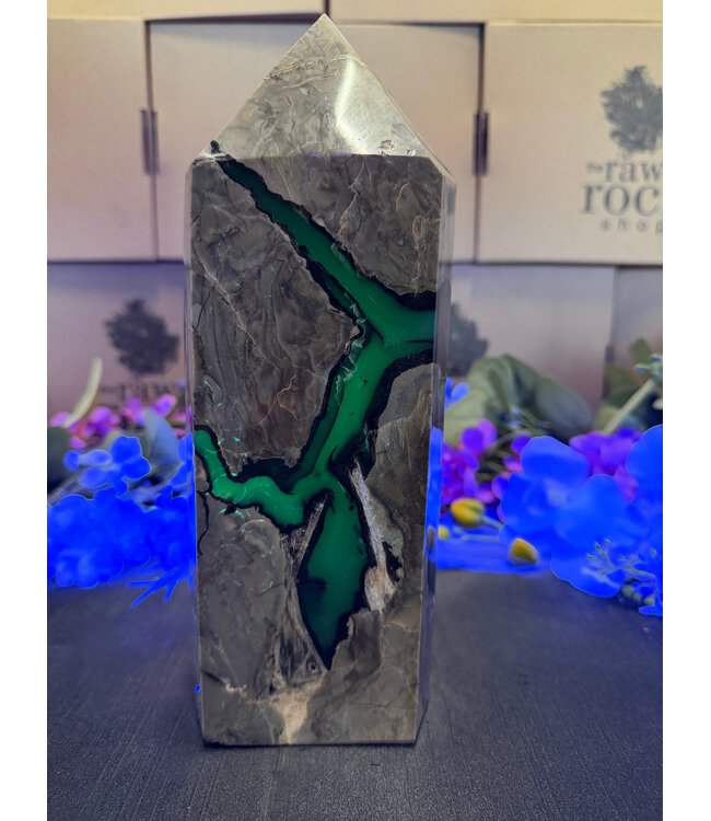 Fluorescent Agate Tower #74, 2278gr