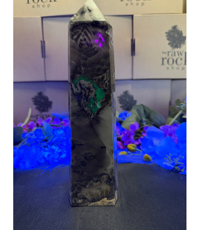 Fluorescent Agate Tower #71, 1180gr