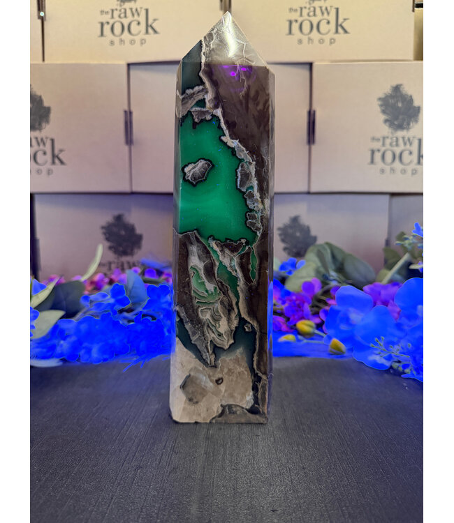 Fluorescent Agate Tower #69, 1228gr
