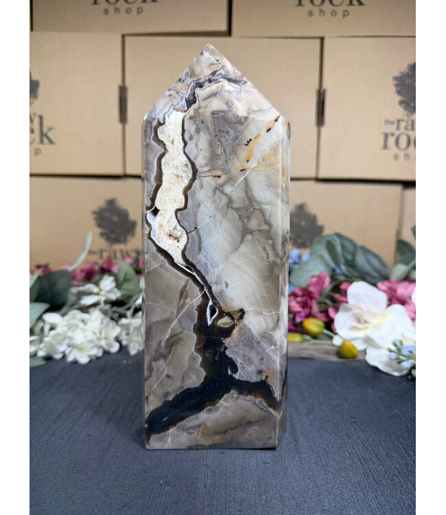 Fluorescent Agate Tower #65, 1438gr