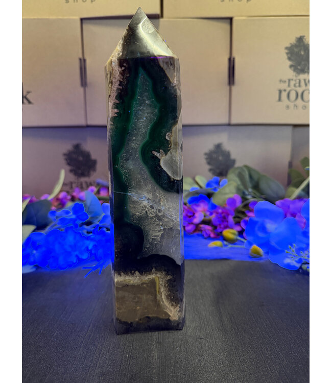 Fluorescent Agate Tower #62, 822gr