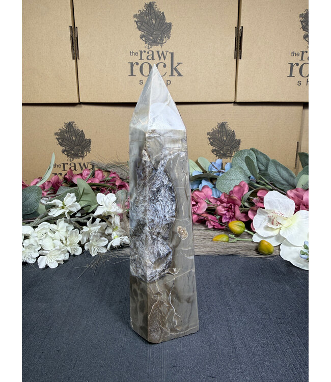 Fluorescent Agate Tower #58, 760gr