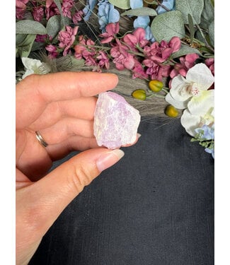Rough Kunzite Piece #233, 14gr