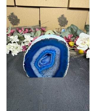 Blue Agate Geode Cut Base #21, 552gr