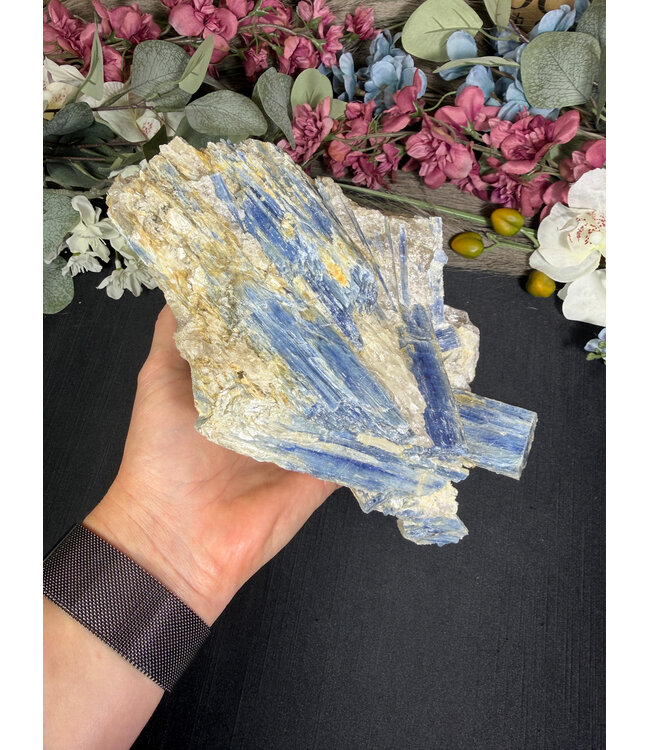 Kyanite Specimen #335, 2128gr