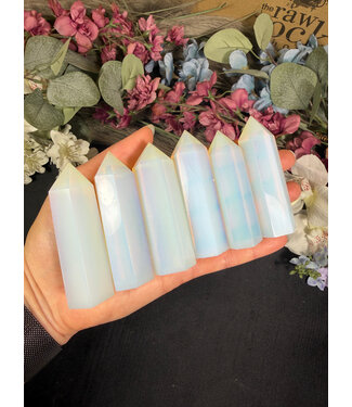 Opalite Point, Size Medium [50-74gr]