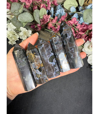 Gabbro Point, Size Large [75-99gr]