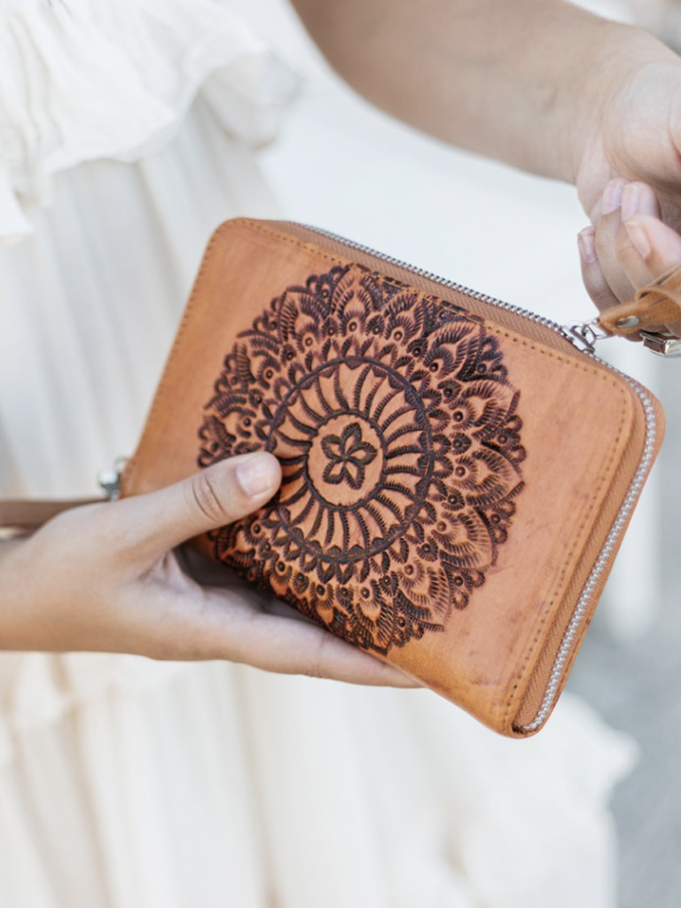 Shoe Shu BOHO MANDALA ZIP ROUND WALLET