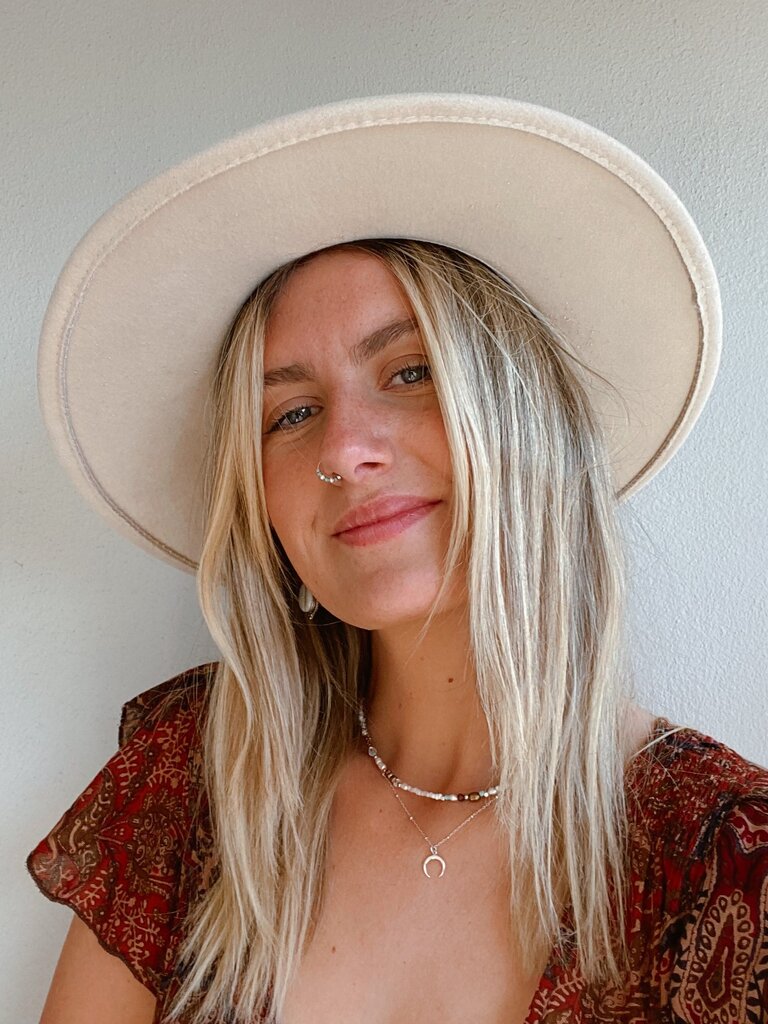 BOHO CREAM HAT WITH GOLD STRAP