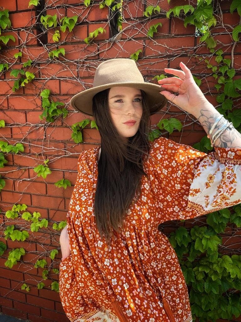 Honey & Stone Co LACI SAHARA MINI