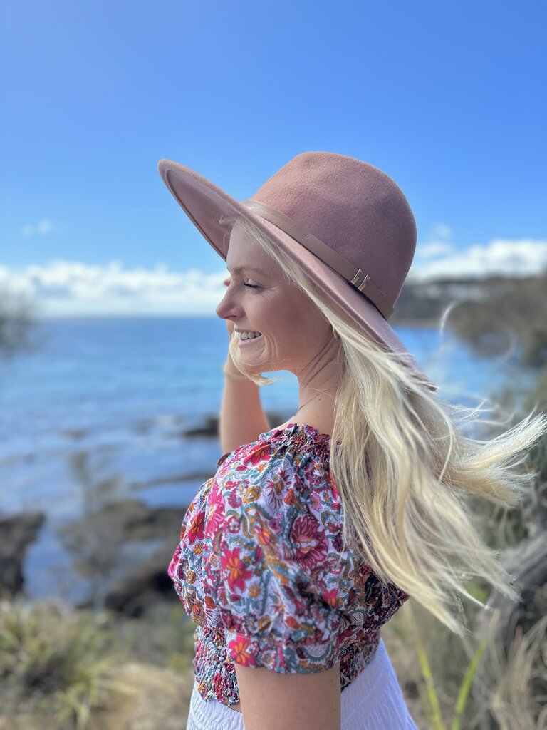 Honey & Stone Co AVA HAVANA CROP