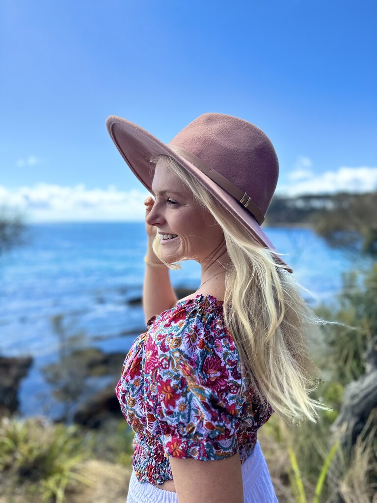 Honey & Stone Co AVA HAVANA CROP