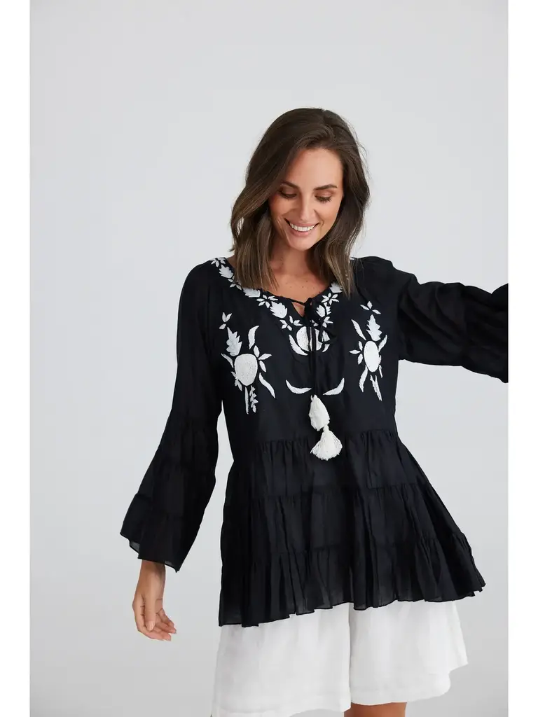 Holiday JAMAICA EMBROIDERY BLACK TOP