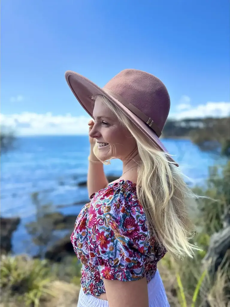 Honey & Stone Co AVA HAVANA CROP