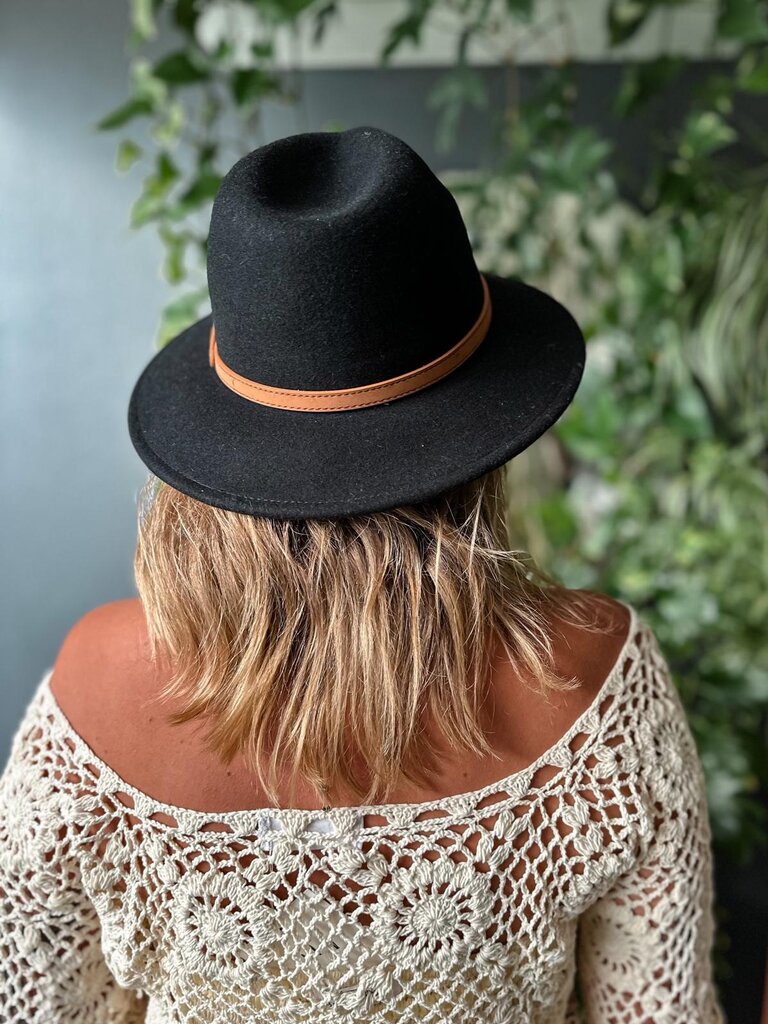 ELIA BLACK HAT
