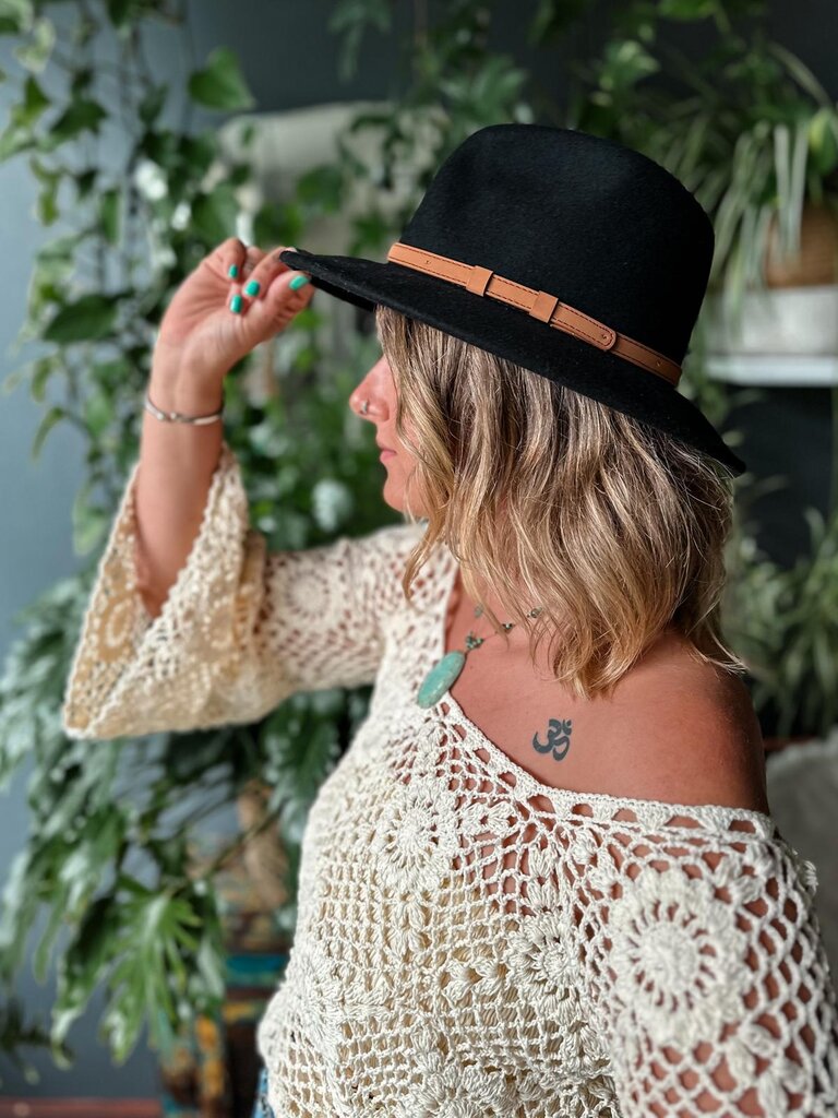 ELIA BLACK HAT