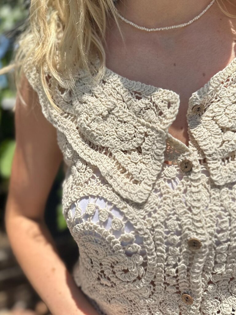 CROCHET FRILL VINTAGE CREAM TOP