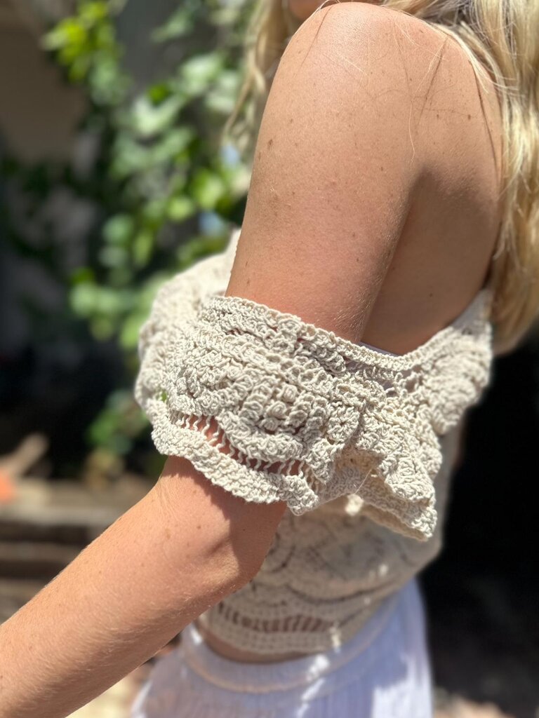 CROCHET FRILL VINTAGE CREAM TOP