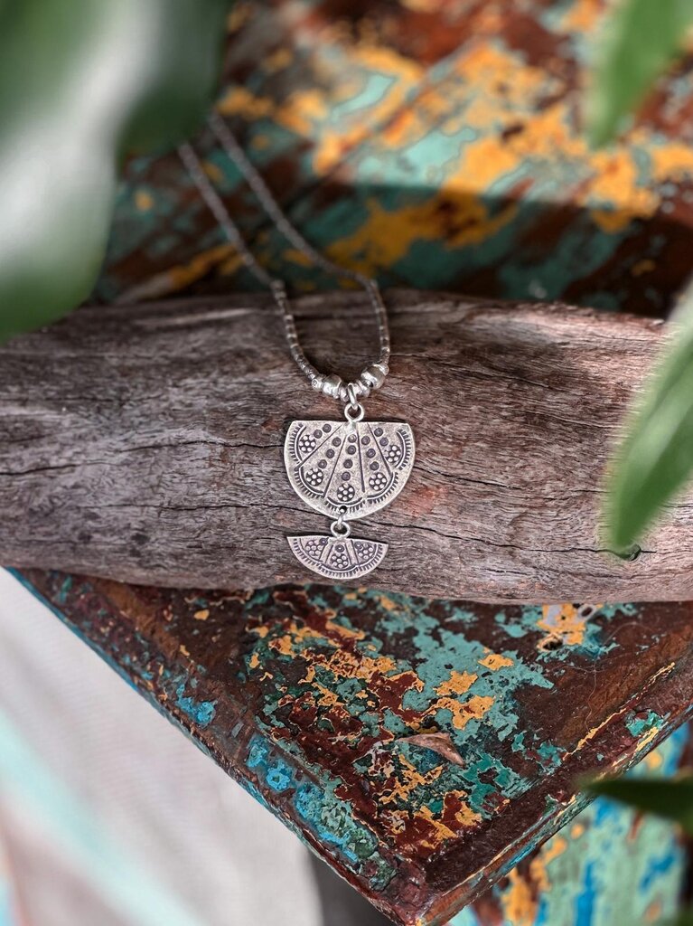 MOON FLOWER NECKLACE