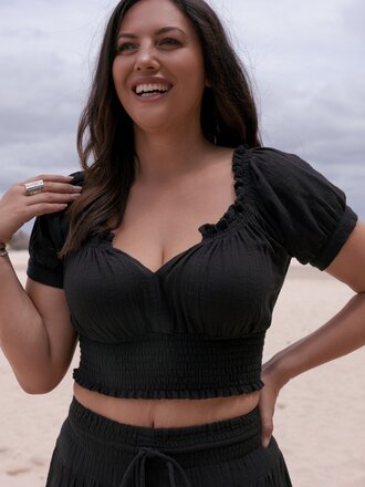 Honey & Stone Co EVE BLACK CROP