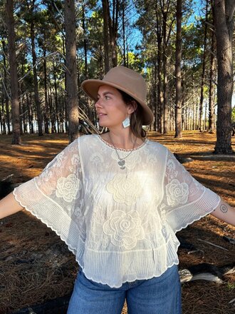 Naked Gypsy ALICIA VINTAGE CREAM TOP Naked Gypsy ALICIA VINTAGE CREAM TOP