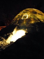 Maïkan Un Igloo la nuit