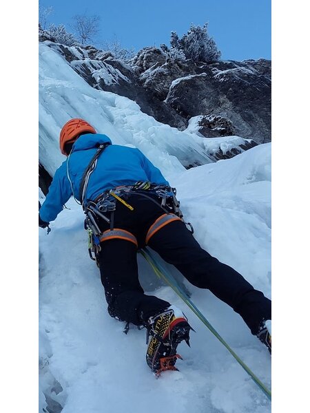 Maïkan Location de crampons d'escalade et haute montagne