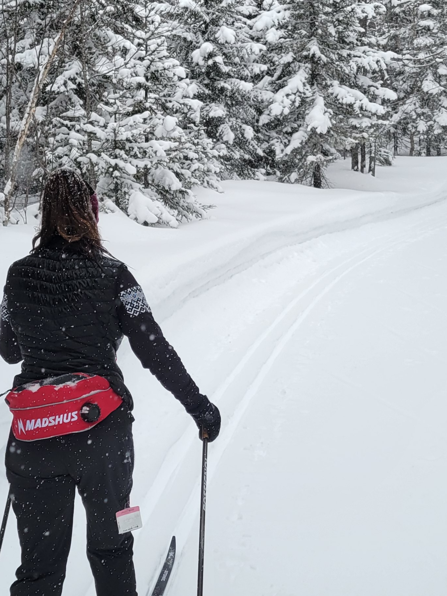 Maïkan Location d'un ensemble de skis de fond