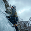 Escalade de glace : tout ce qu'il faut savoir pour débuter en hiver
