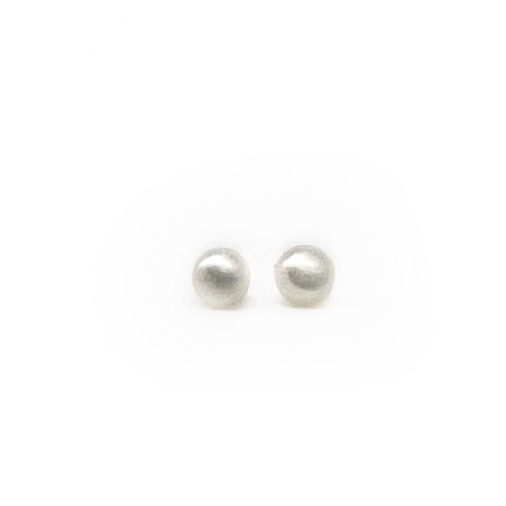 SE515 4mm S/S Pearl Stud Earrings White