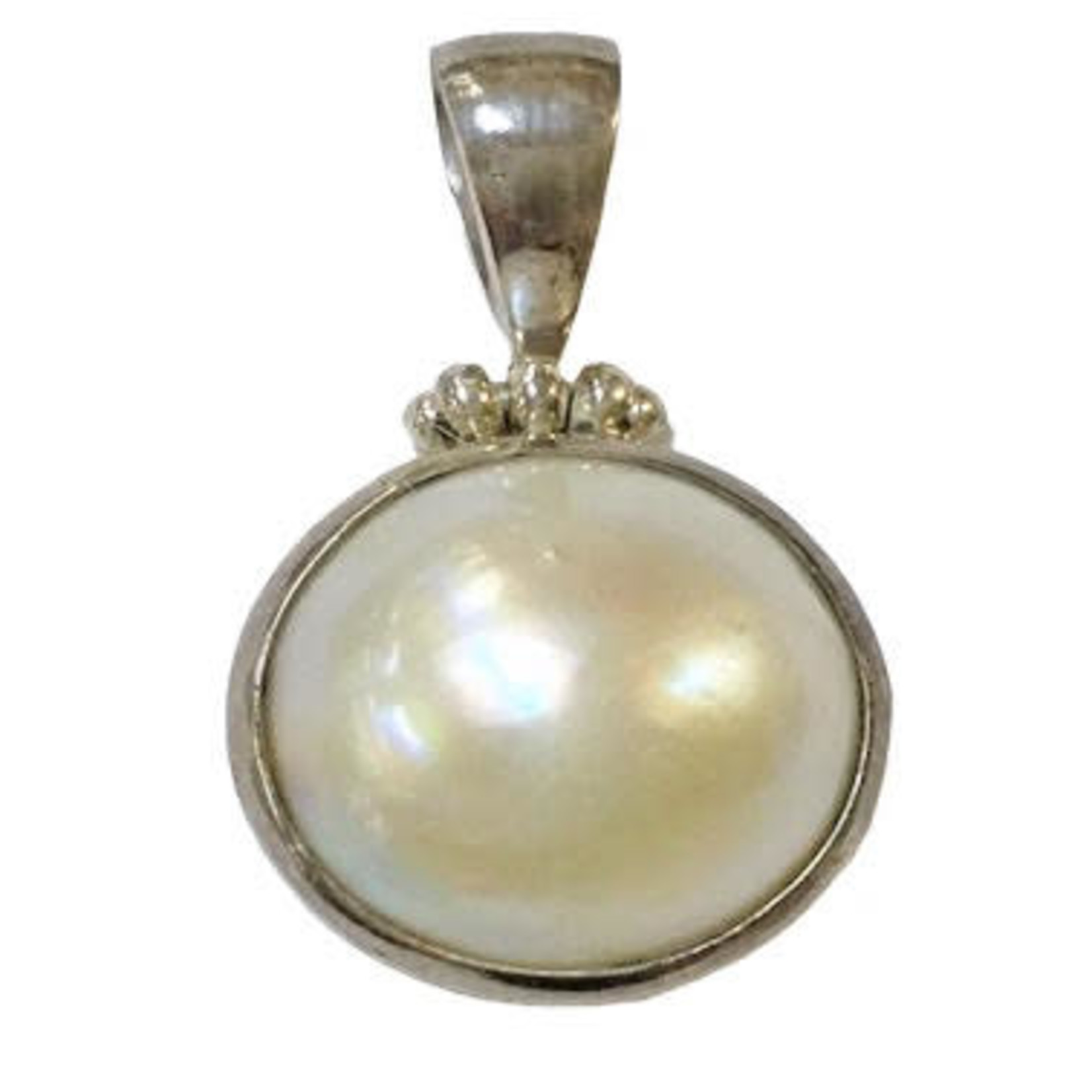 P143 Sterling Silver Mabe Pearl Pendant
