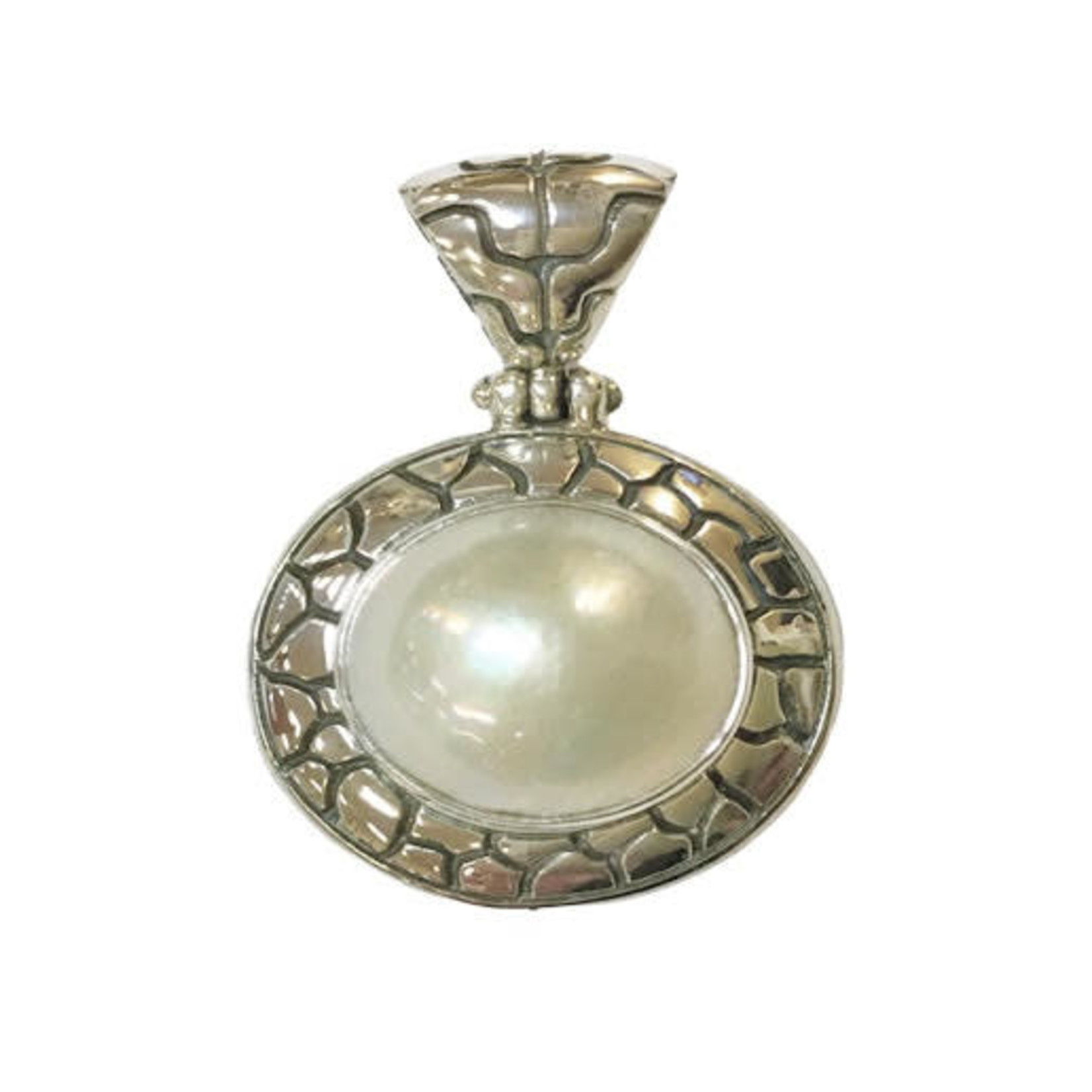 P139 Sterling Silver Patterned Ring Mabe Pearl Pendant