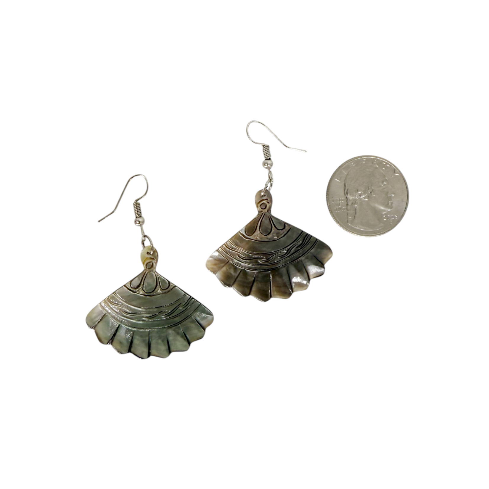 EB36 Island Shell Earrings Grey Shell Fan