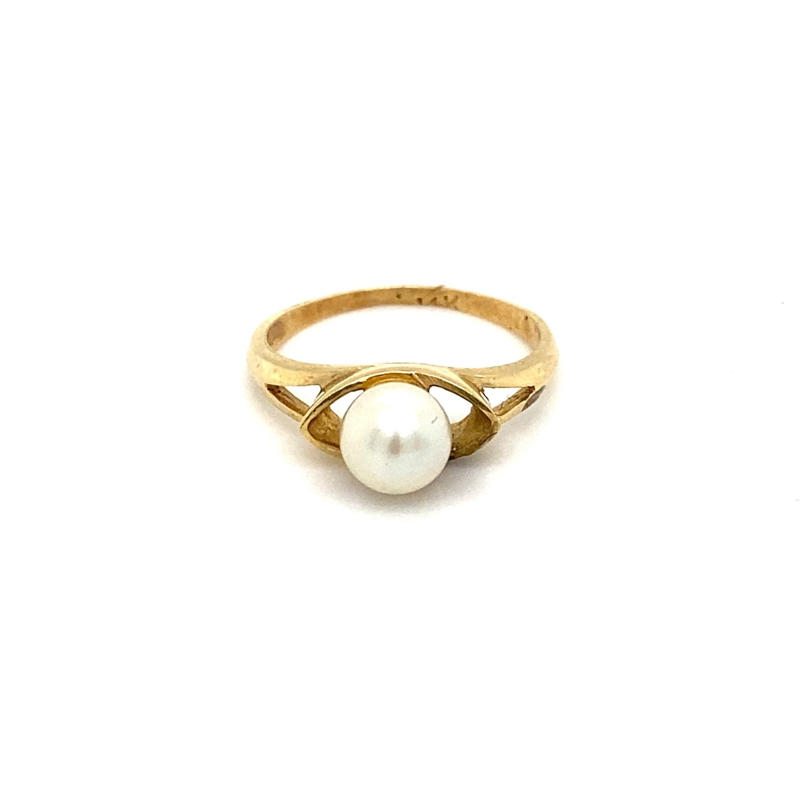 14K Yellow Gold Fresh Water Pearl ring size 5.25