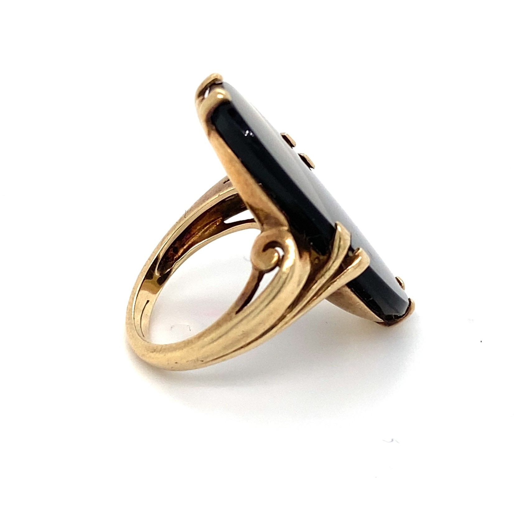 14K Yellow Gold Oval Onyx ring size 6.25