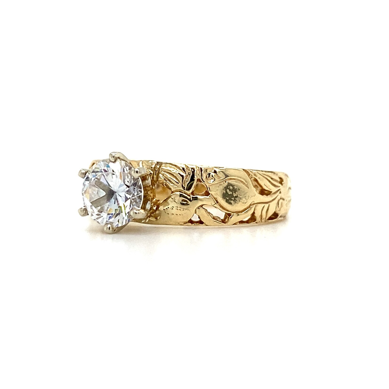 10K Yellow Gold Cubic Zirconia Floral ring sz7