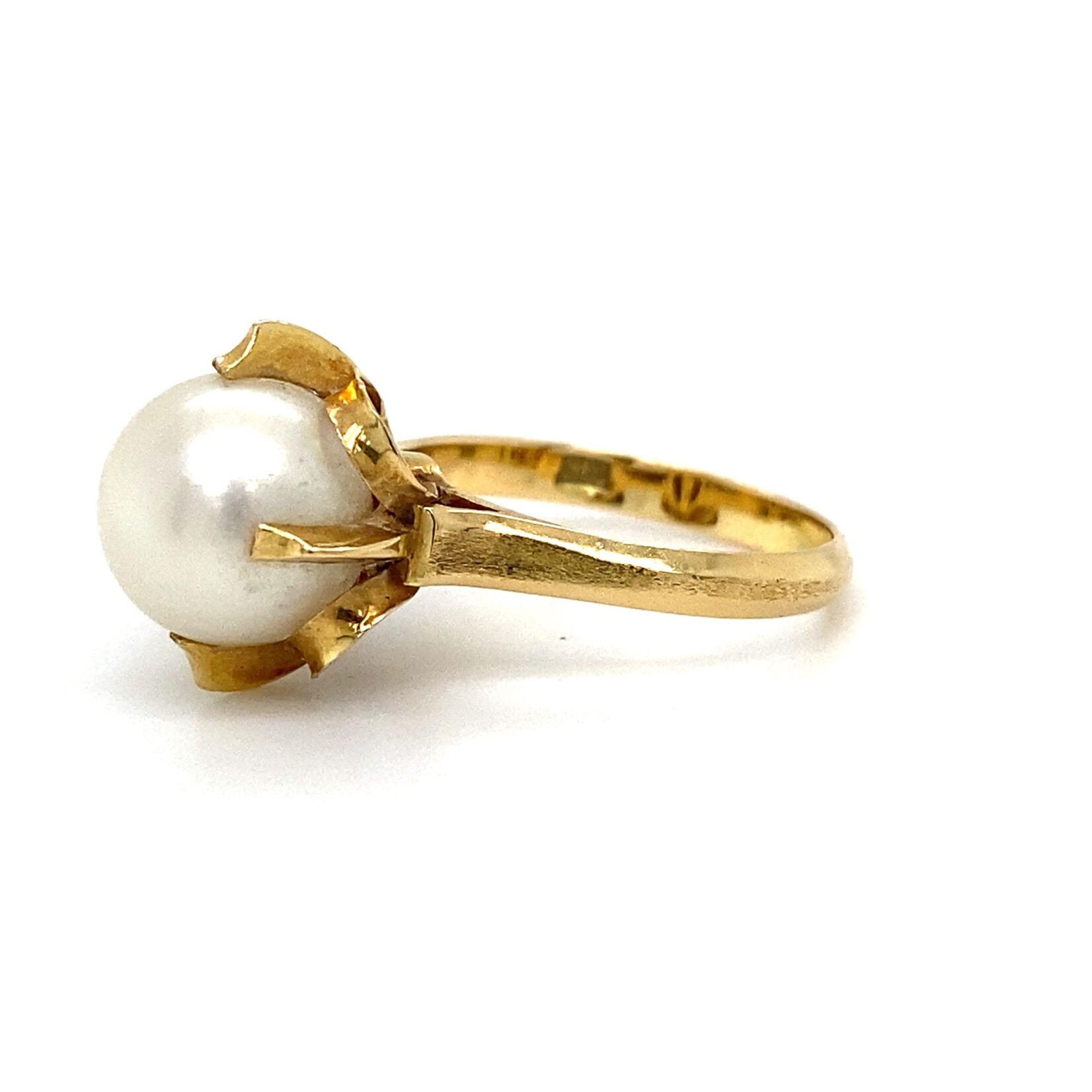 14K Yellow Gold 9.5mm Salt Water Pearl ring size 6.25