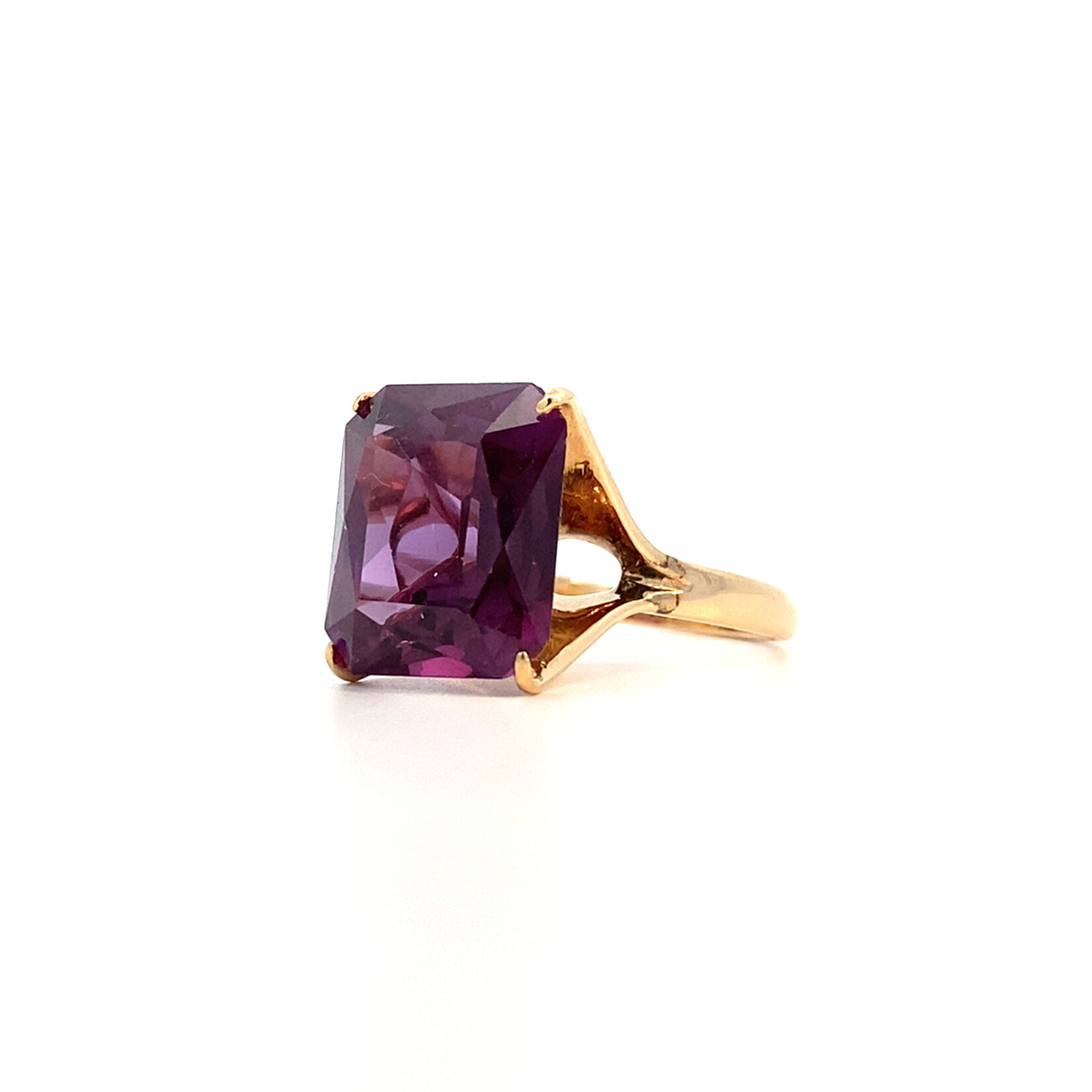 14K Yellow Gold Lab Grown Alexandrite Ring size 6