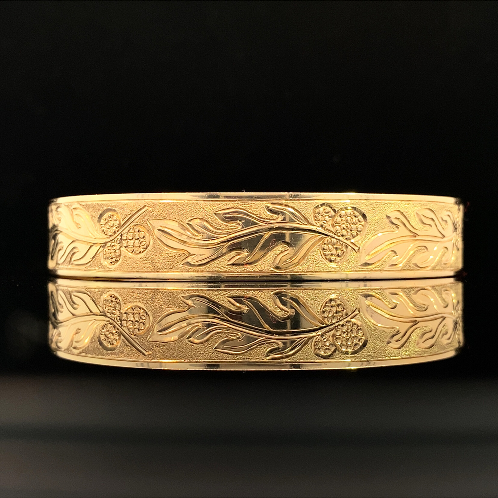 Ulu 14K Yellow Gold 12mm Flat Heavy 'Ulu Scroll Bangle Bracelet