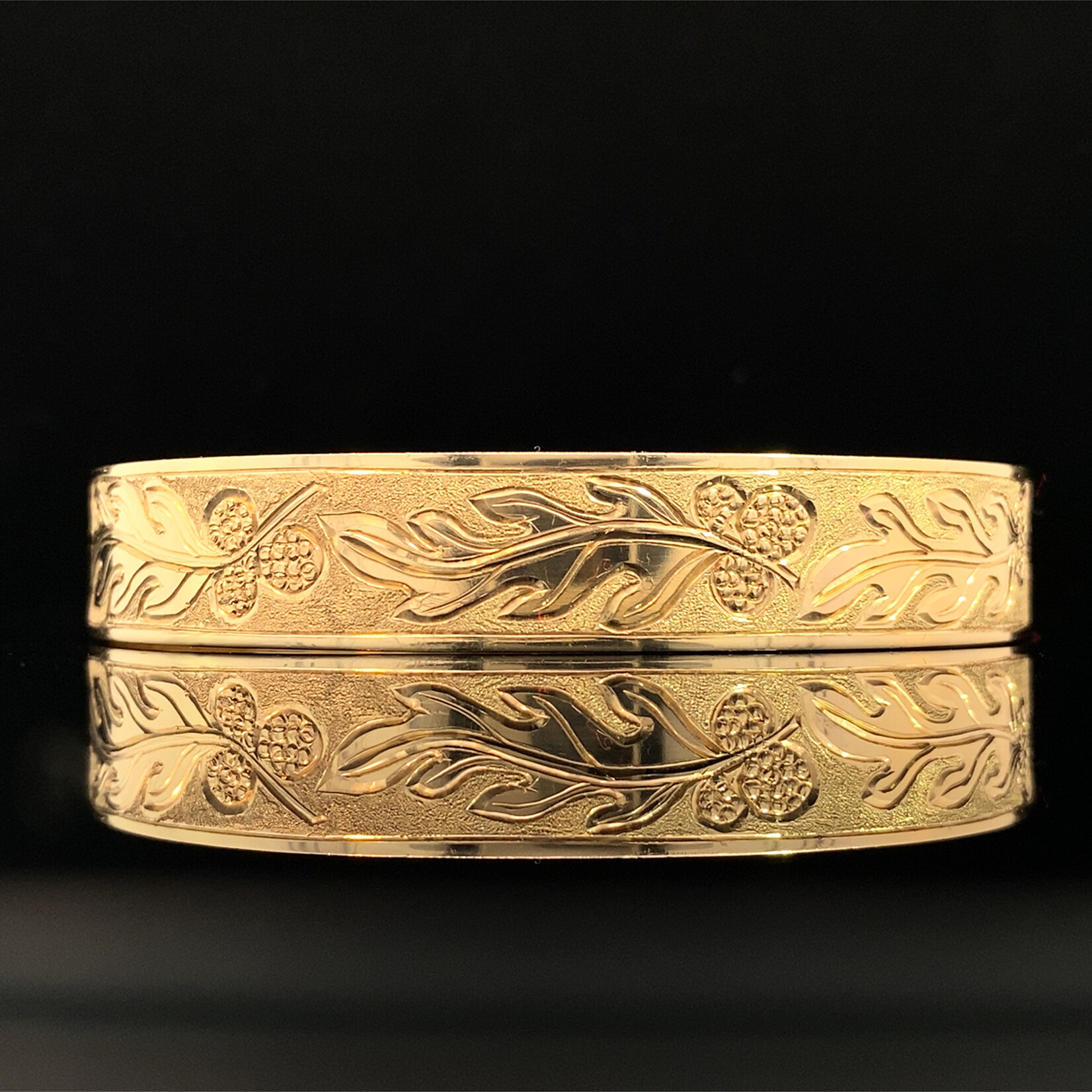Ulu 14K Yellow Gold 12mm Flat Heavy 'Ulu Scroll Bangle Bracelet