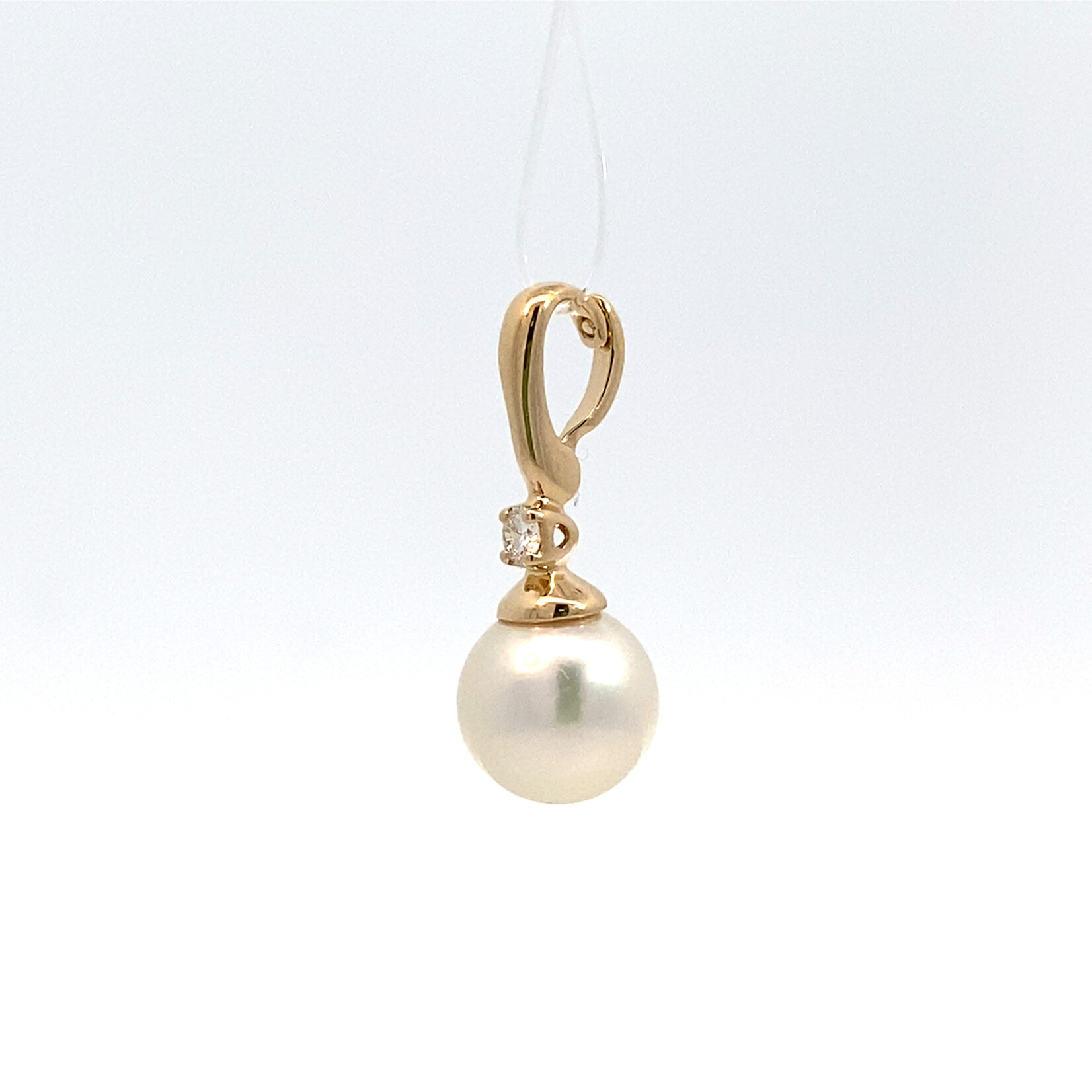 14K Yellow Gold 8mm Akoya with Diamond Accent Pendant D.04ctw VS