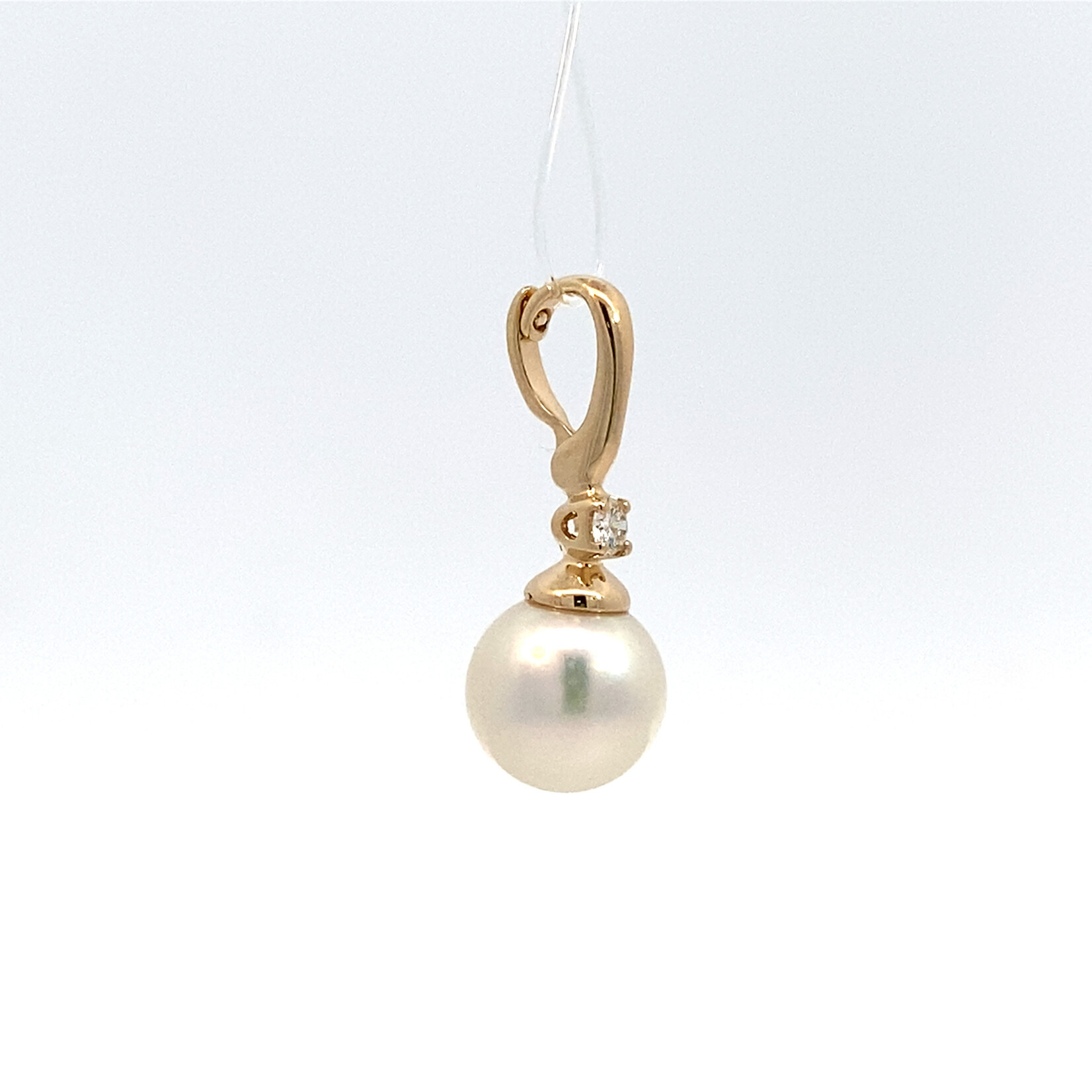 14K Yellow Gold 8mm Akoya with Diamond Accent Pendant D.04ctw VS