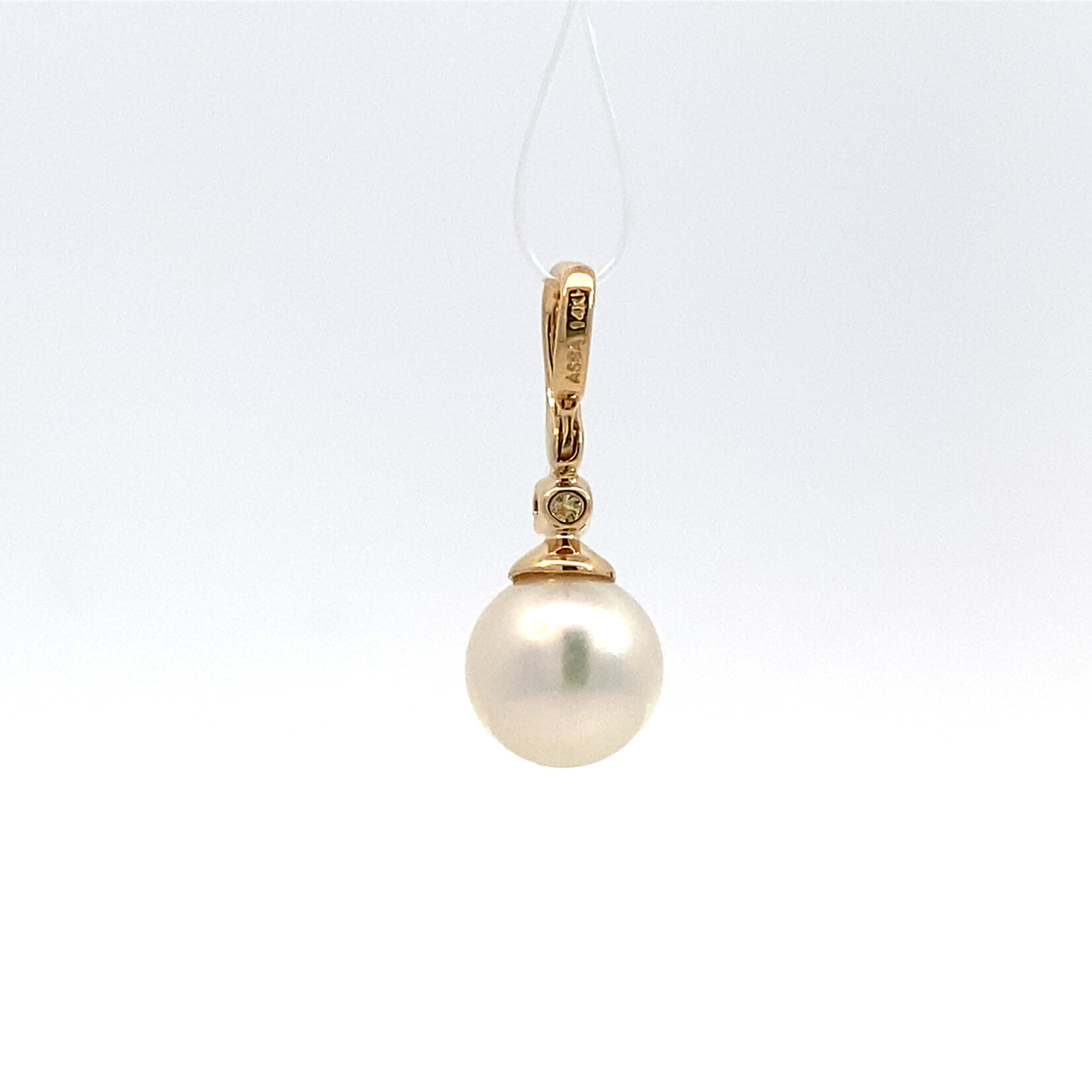 14K Yellow Gold 8mm Akoya with Diamond Accent Pendant D.04ctw VS