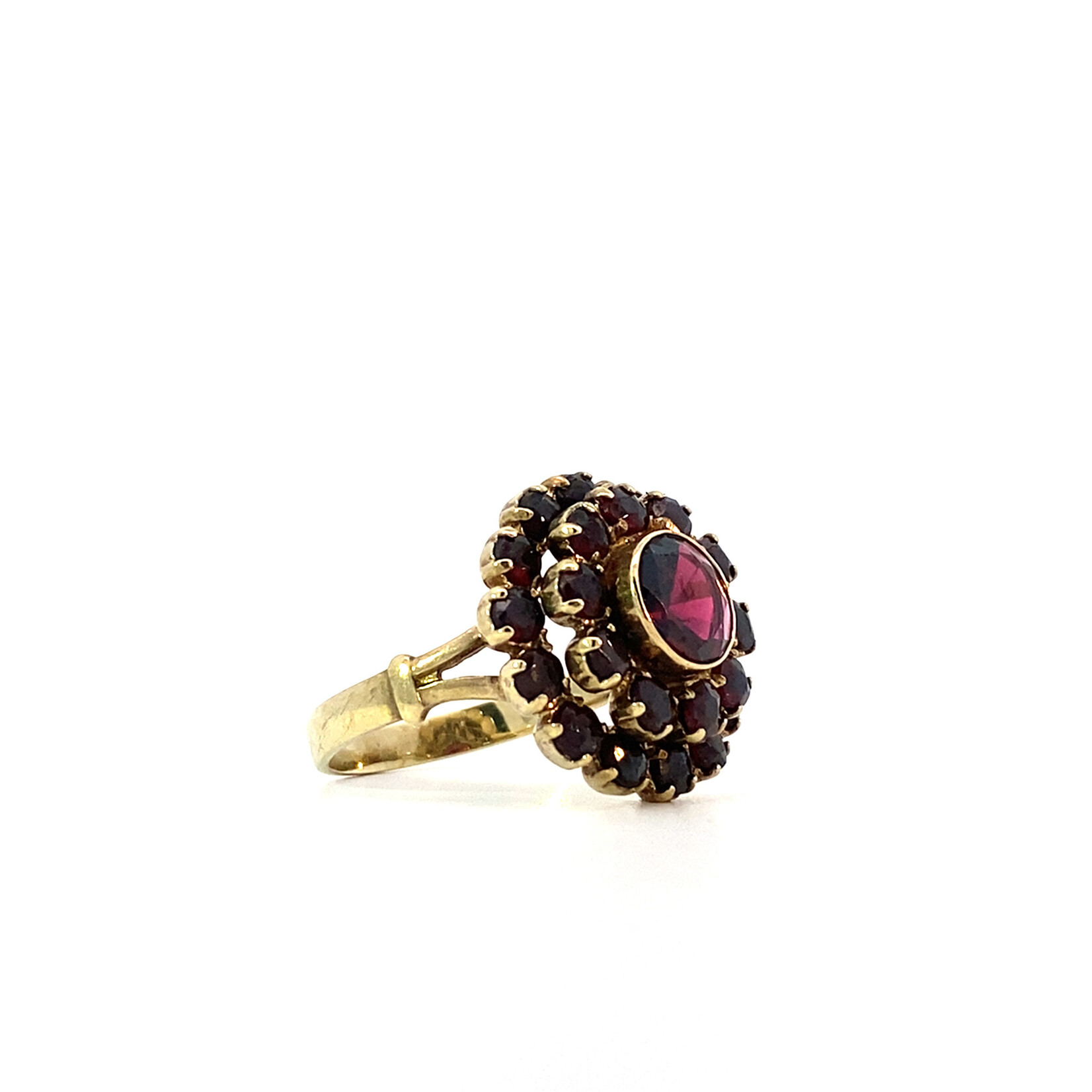 8K Yellow Gold Vintage Garnet Cluster Ring