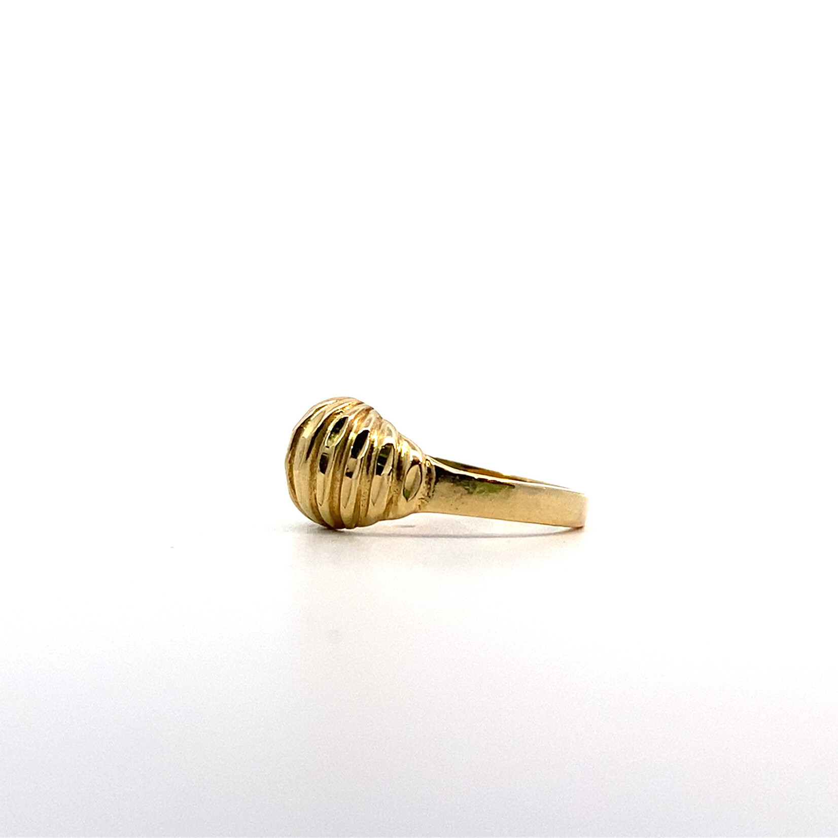 14K Yellow Gold Diamond Cut Ring size 4.75