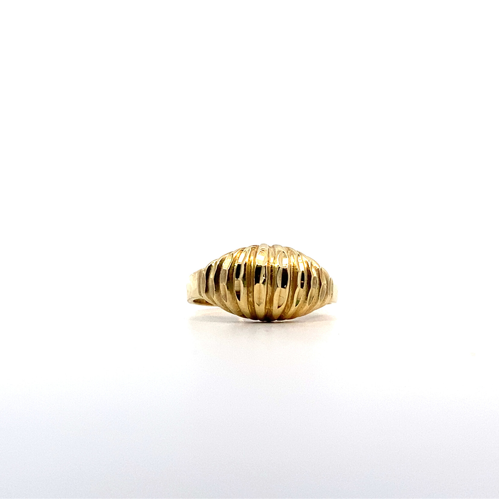 14K Yellow Gold Diamond Cut Ring size 4.75