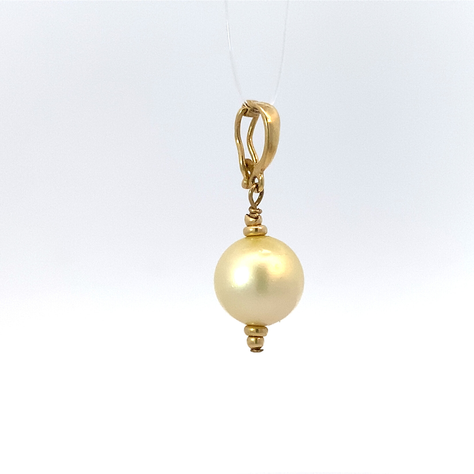 14K Yellow Gold 10mm Akoya Pearl Pendant