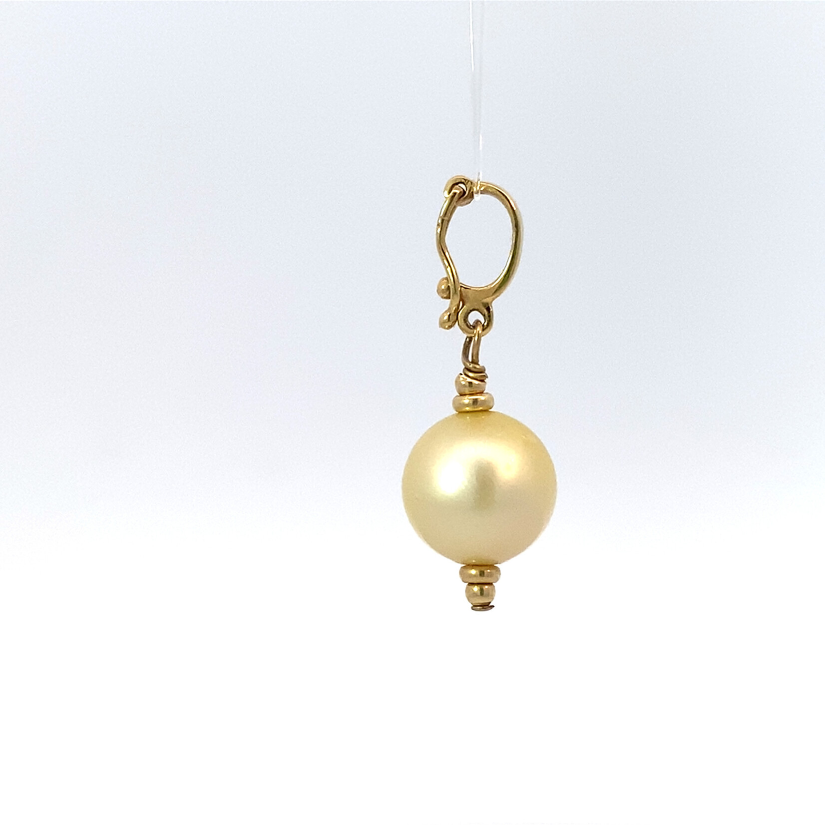 14K Yellow Gold 10mm Akoya Pearl Pendant