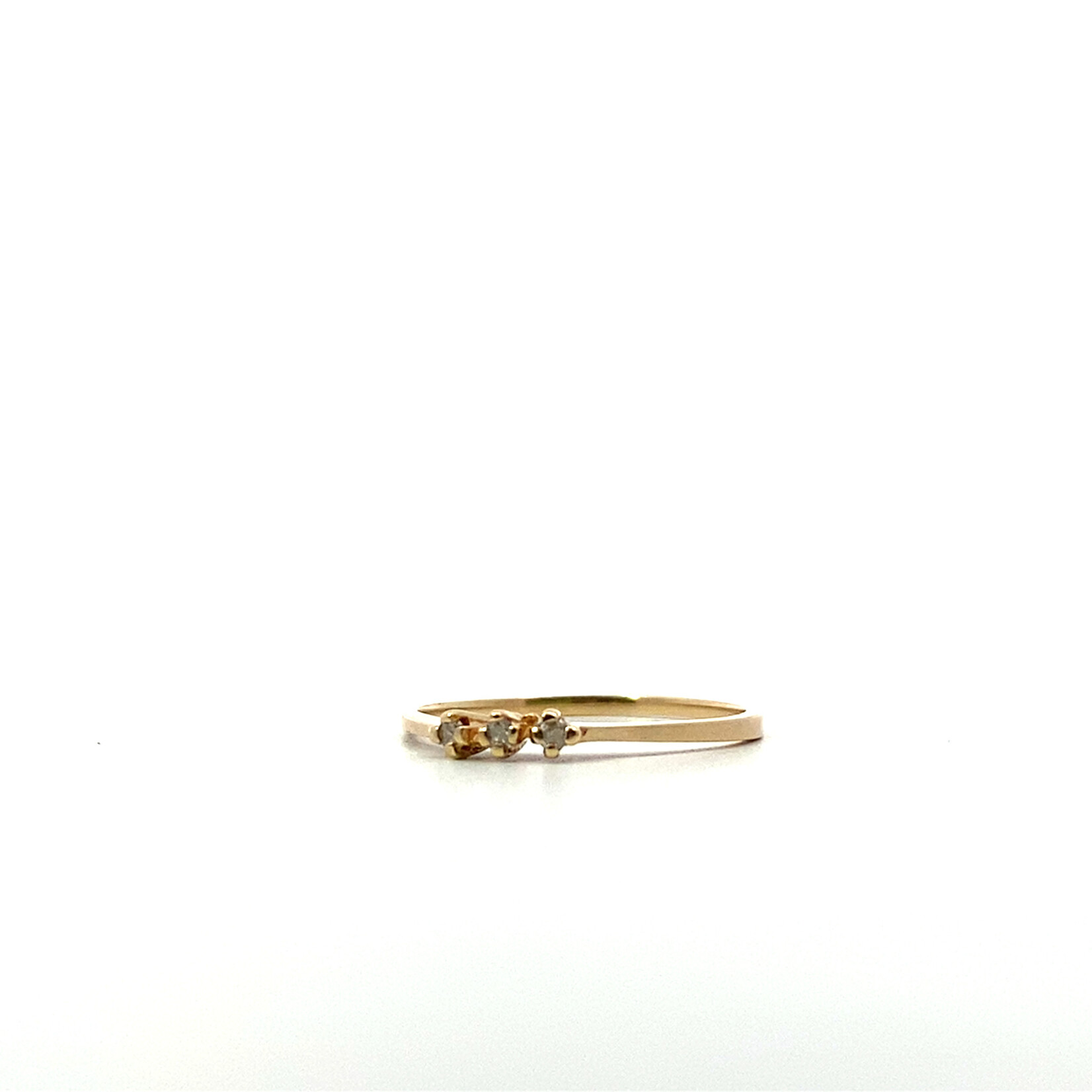 14K Yellow Gold 3 stone diamond ring sz 6